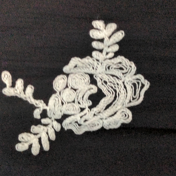 Free People Size M Black Dress with White Embroidered Flowers NWT - Picture 2 of 8